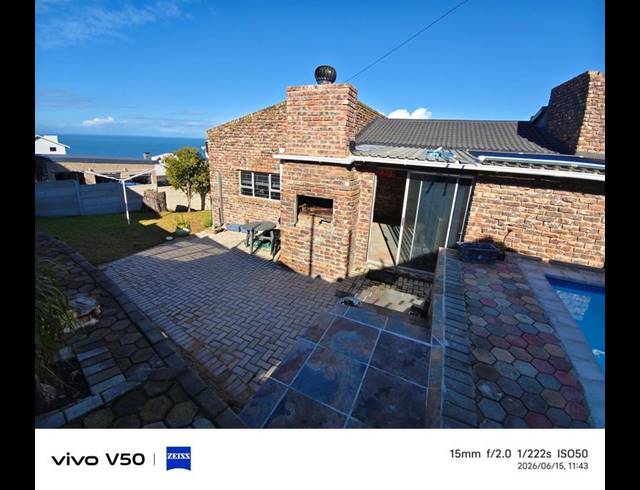4 BEDROOM HOUSE FOR SALE IN DANA BAY